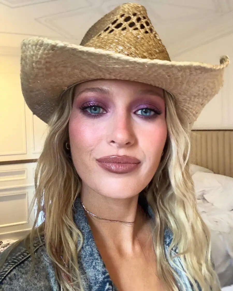 Playful and vibrant summer makeup look