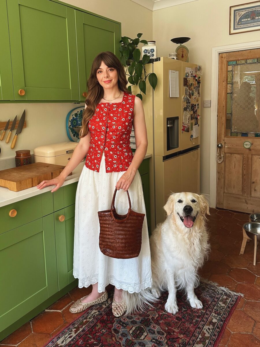 Charming Semi-Formal Outfit with a Relaxed Vibe