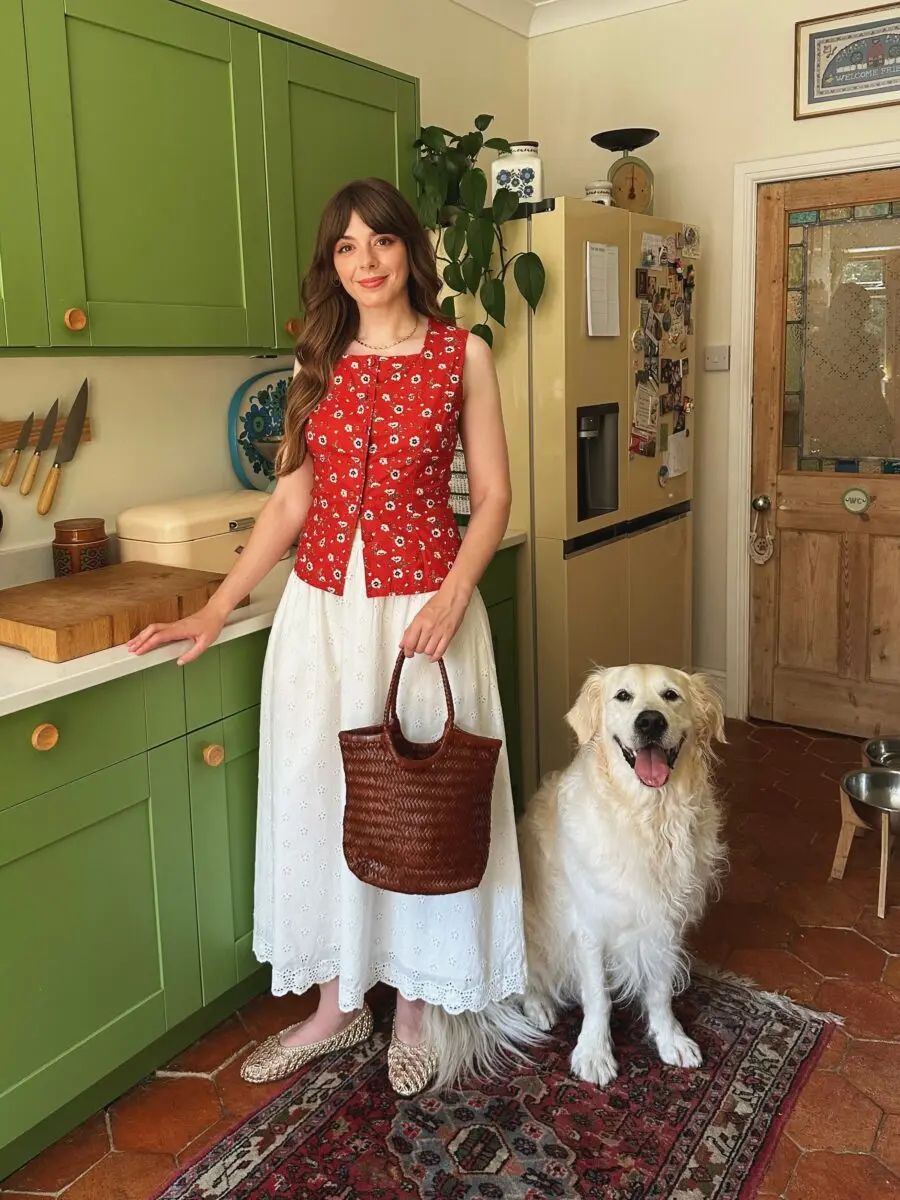 Charming Semi-Formal Outfit with a Relaxed Vibe