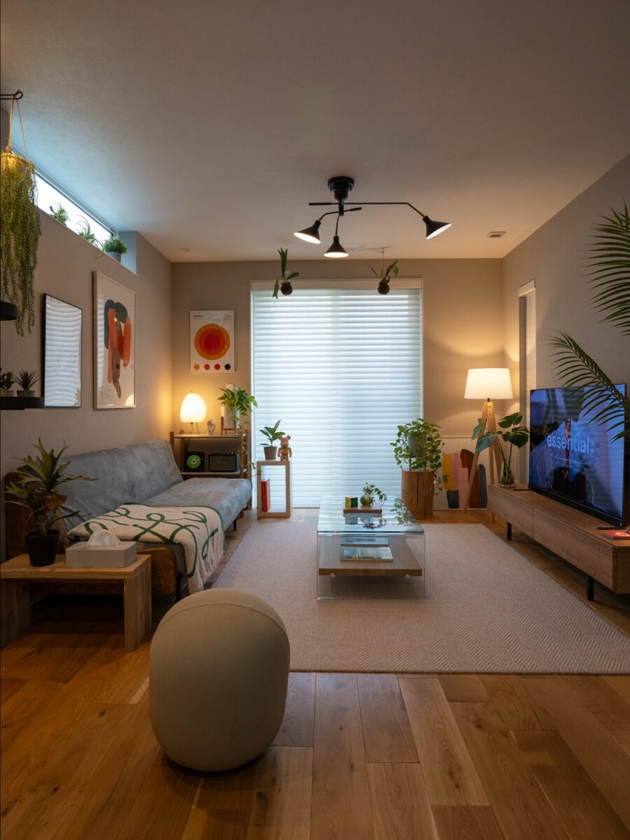 Cozy and Inviting Small Living Room Decor