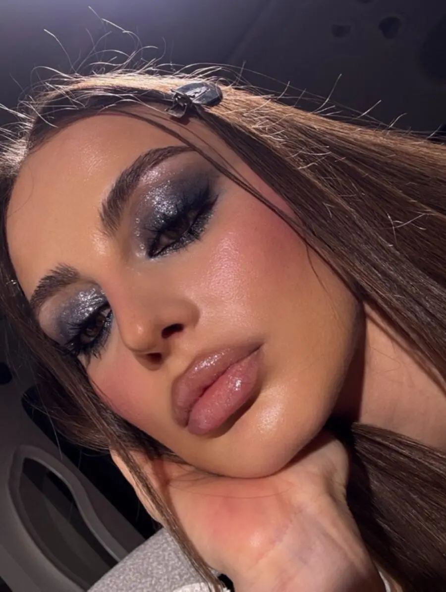 Glamorous smokey eye for stunning elegance