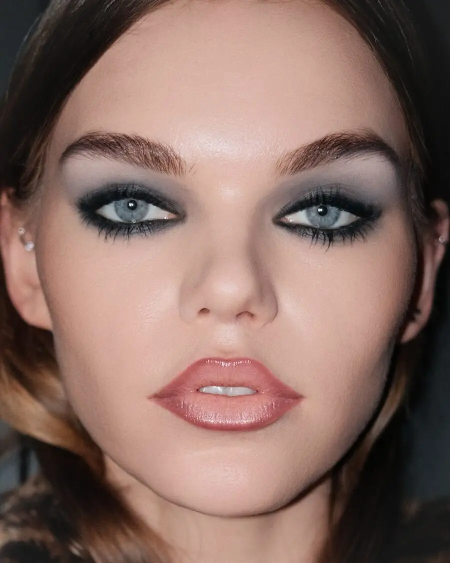 Stunning smokey eye for a bold look
