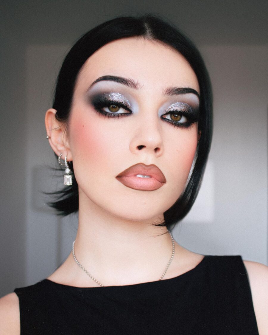 Dramatic smokey eye with stunning glossy lips