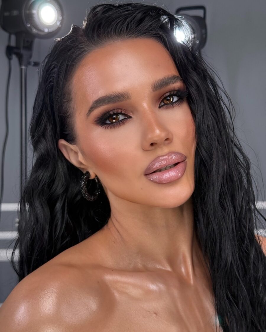 Glam Smokey Eye with Soft Nude Lips