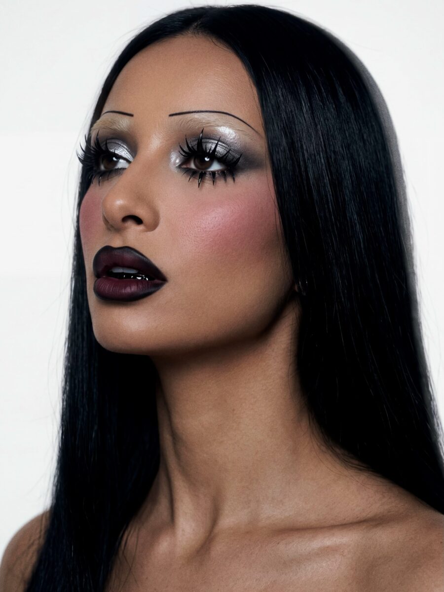 Glamorous smokey eye with dark lips