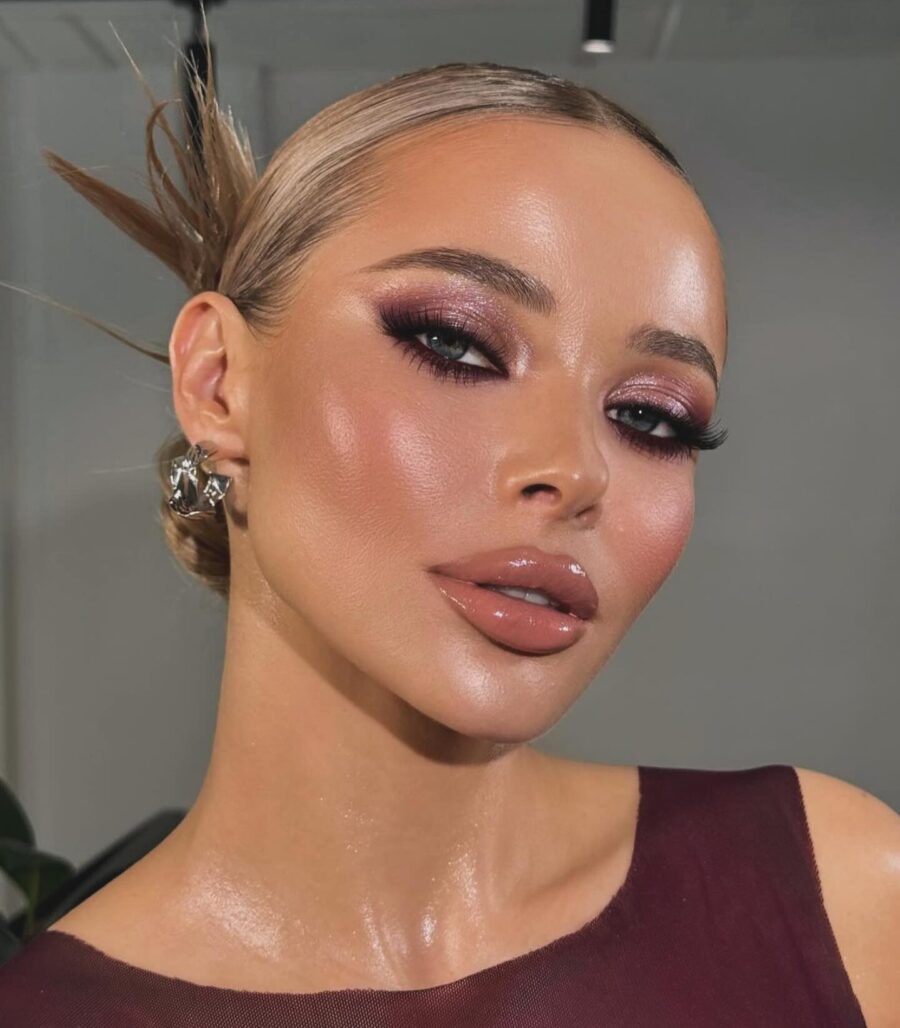 Glamorous Smokey Eye with Shimmering Finish