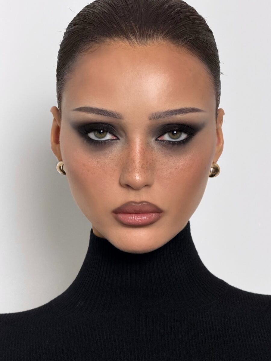 Stunning smokey eye for a bold statement