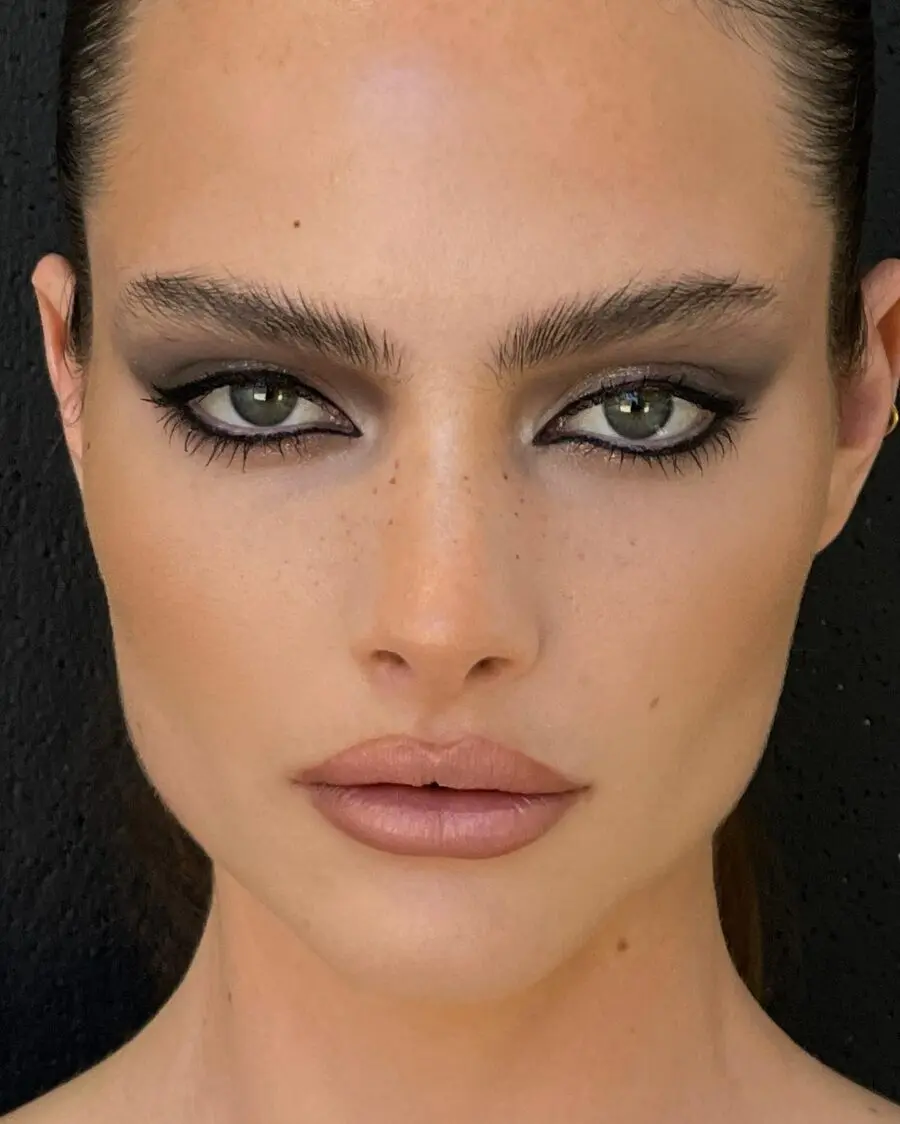 Glamorous smokey eye look with nude lips