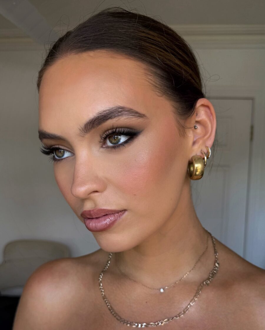 Stunning smoky eye with a golden touch