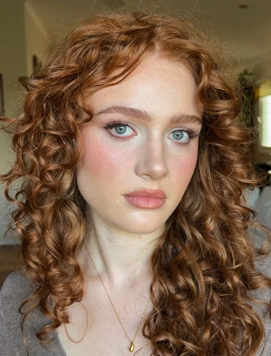 Radiant soft glam look with natural blush
