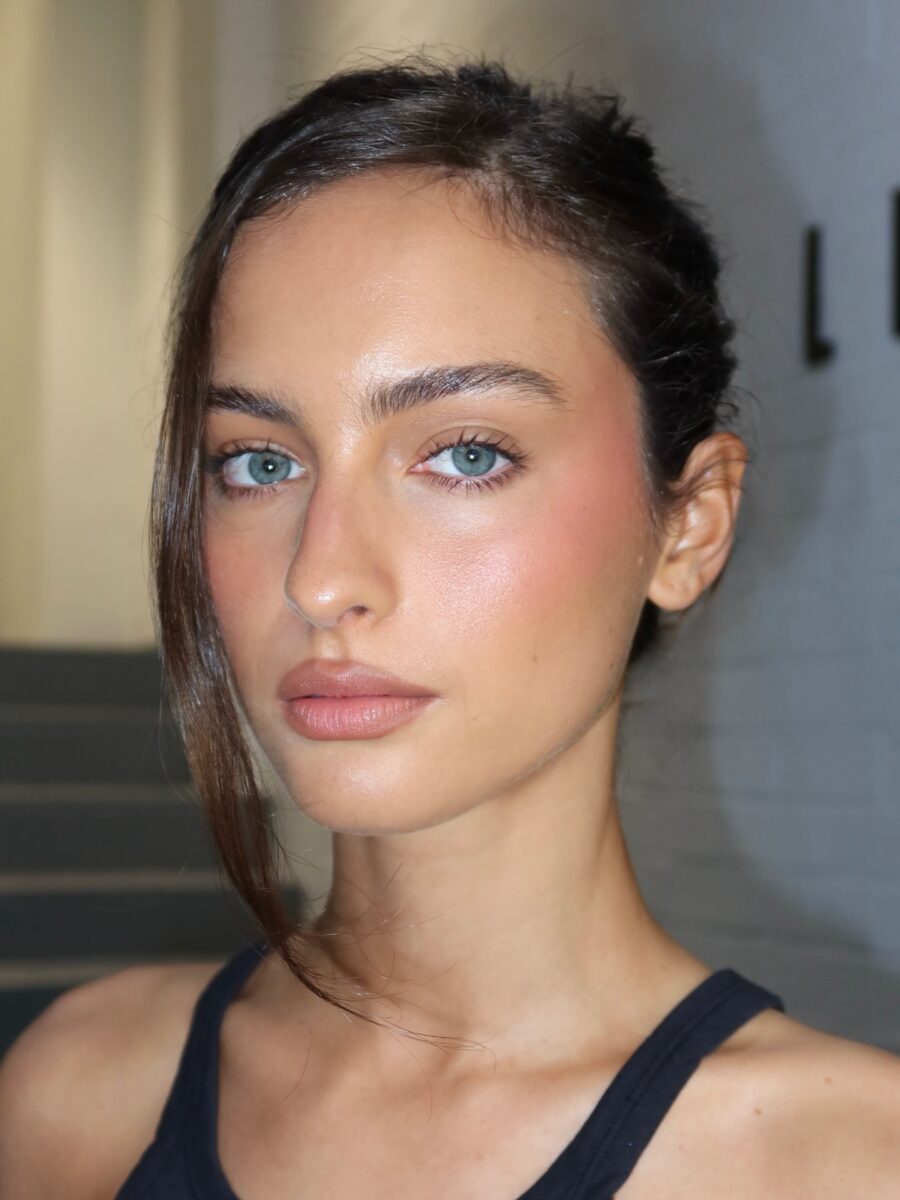 Effortlessly radiant soft glam makeup style