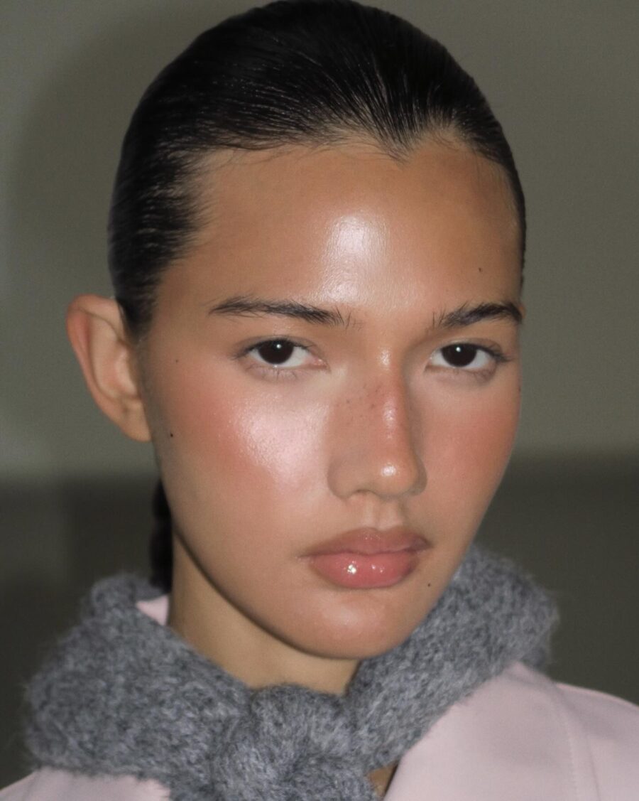Effortlessly chic soft glam makeup style
