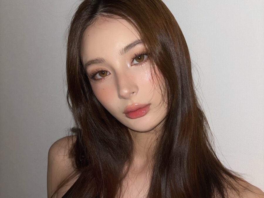 Effortless glam with a soft, radiant finish