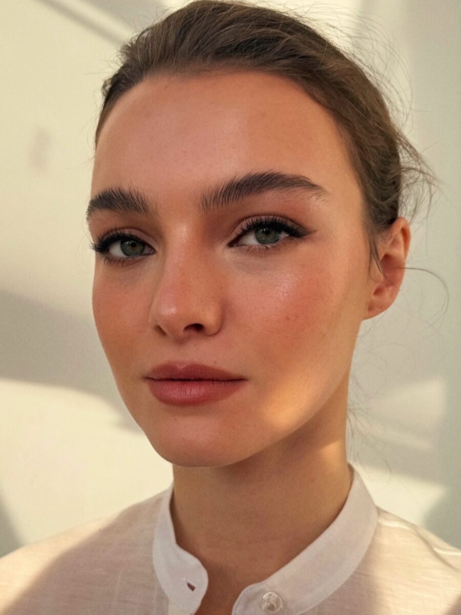 Effortlessly radiant soft glam makeup look