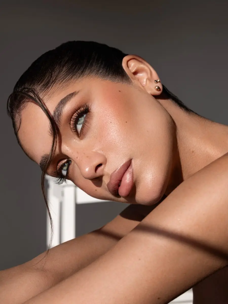 Radiant soft glam makeup for an elegant look