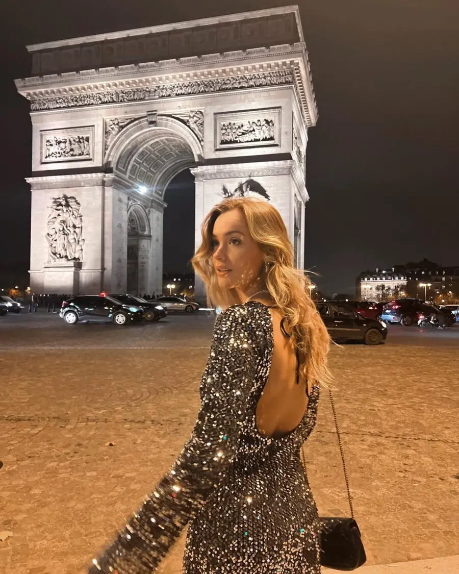 Glamorous evening look in Parisian backdrop