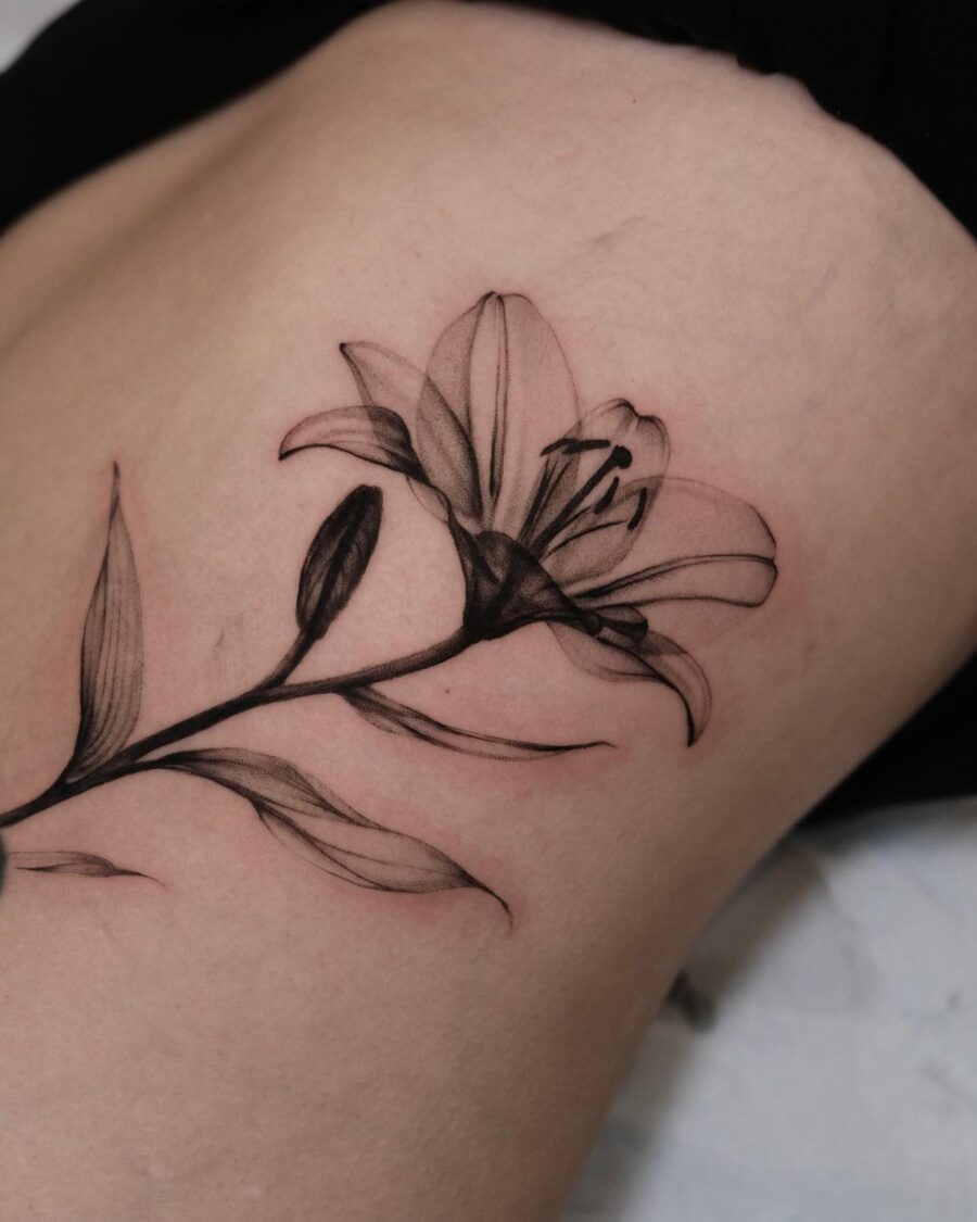 Elegant flower tattoo on the stomach