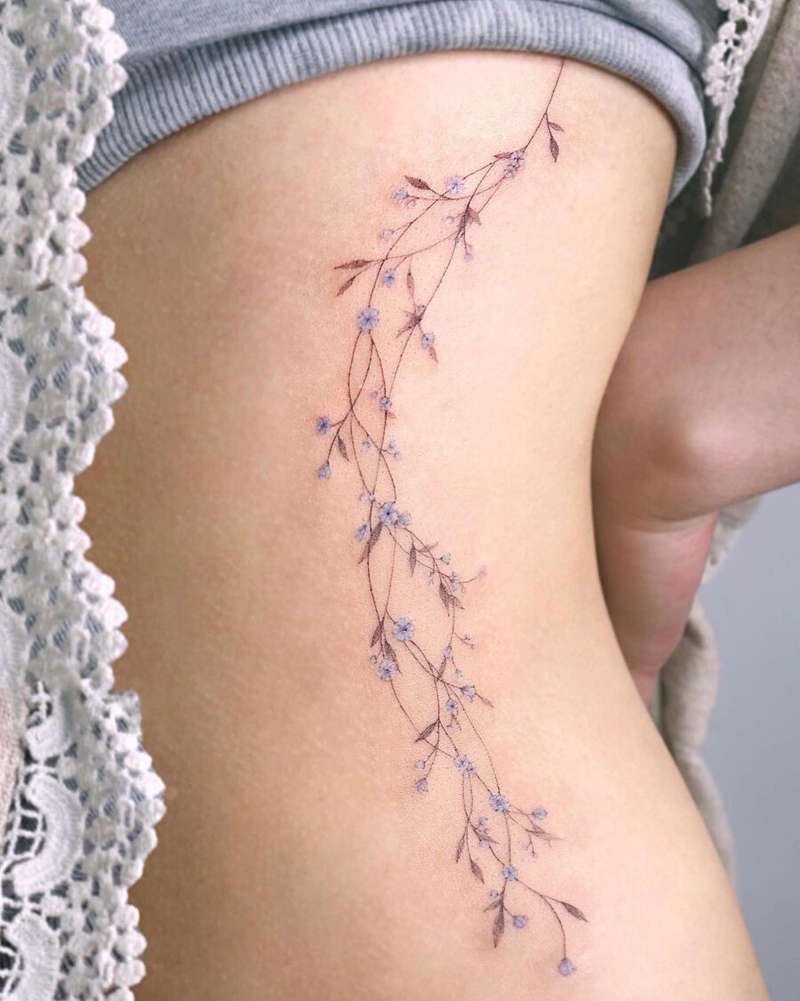 Delicate floral design on the stomach
