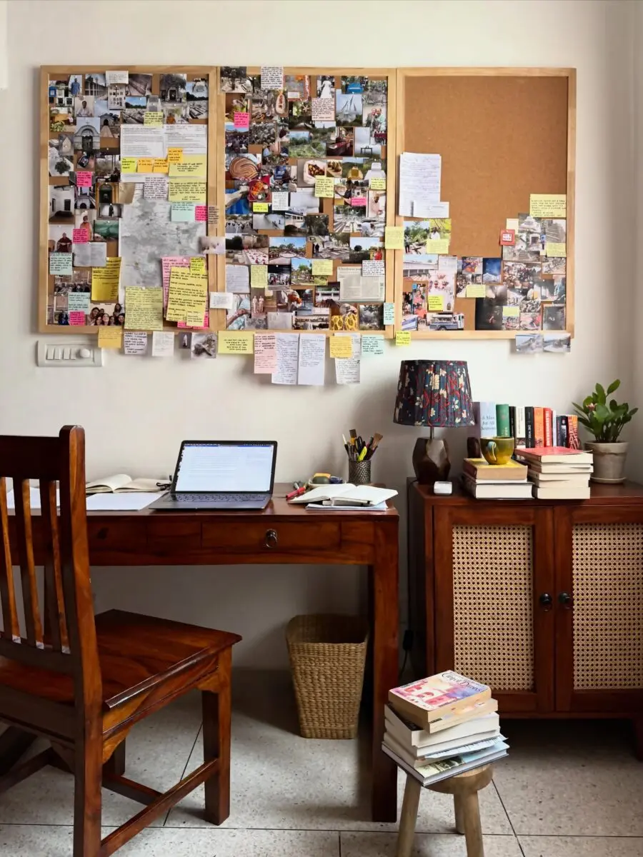 A cozy and inspiring study desk setup