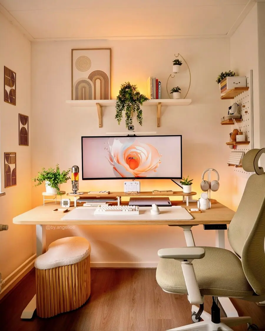 Elegant and Inspiring Study Desk Decor