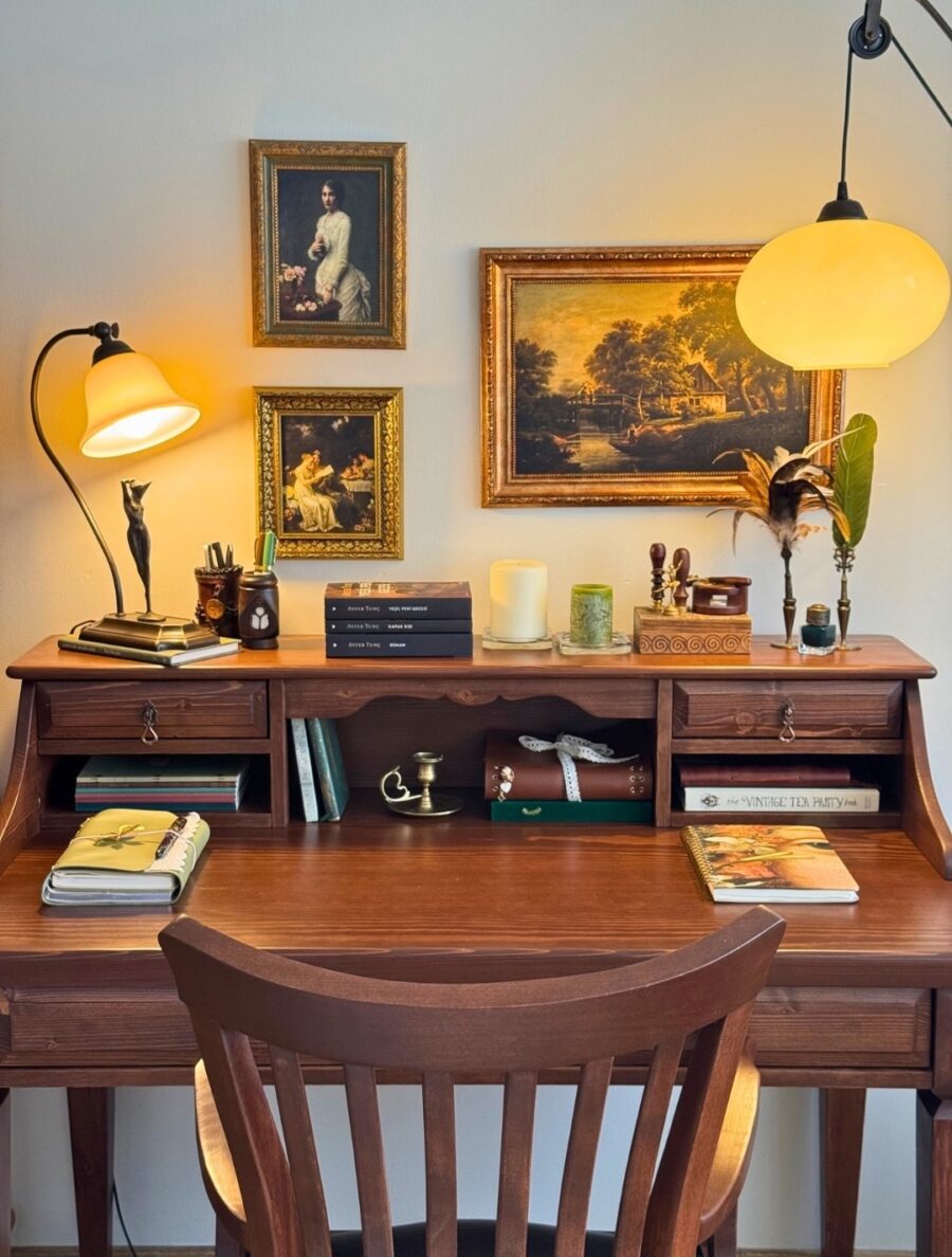 Charming vintage-inspired study desk decor