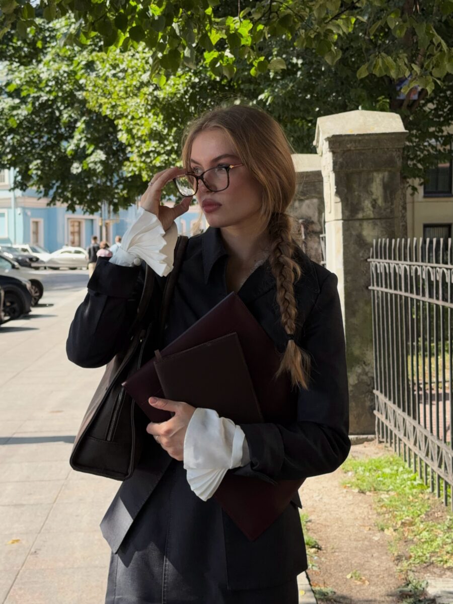 Chic Semi-Formal Look with Modern Touch