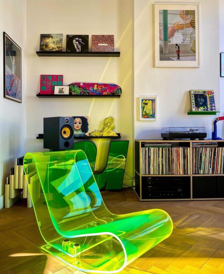 Vibrant and modern transparent lounge chair