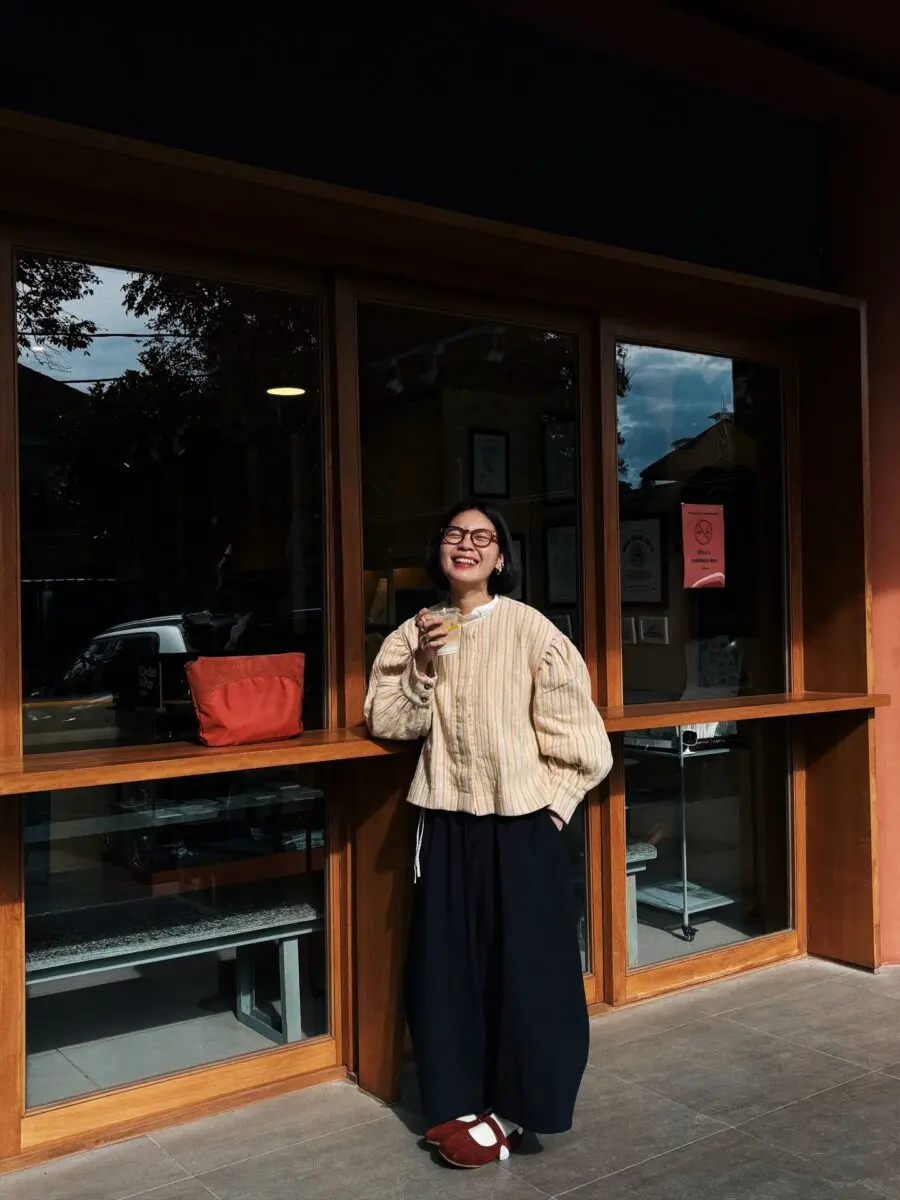 Casual chic outfit for a relaxed office day