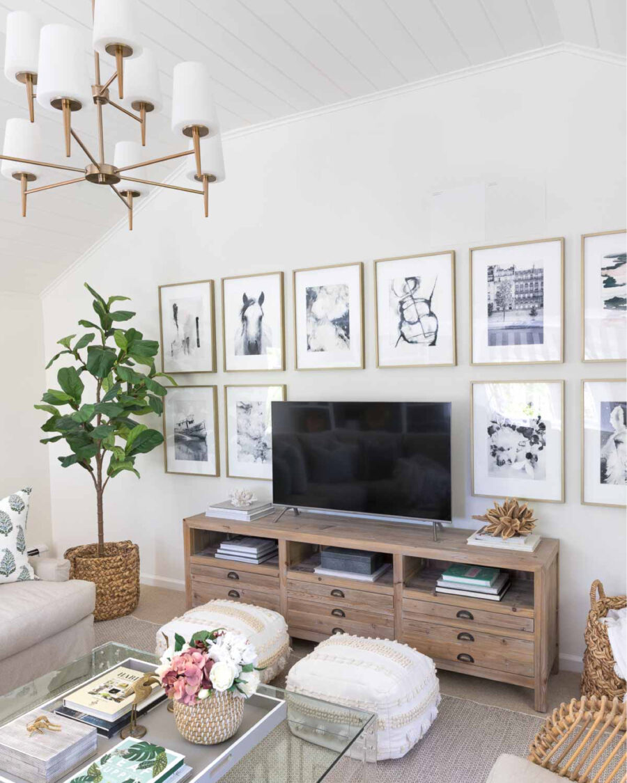 Chic Minimalist TV Unit with Artwork Gallery