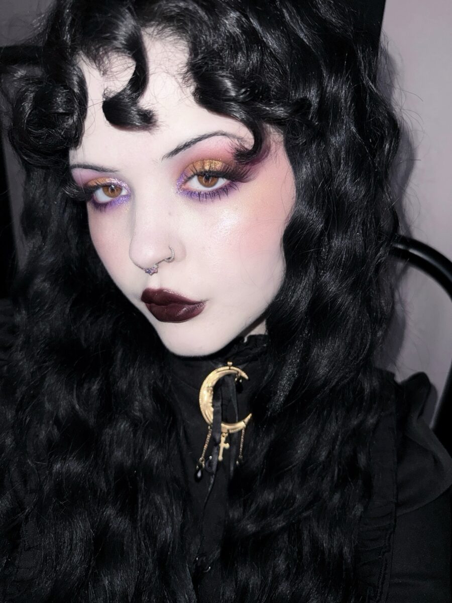 Enchanting vampire makeup with bold colors