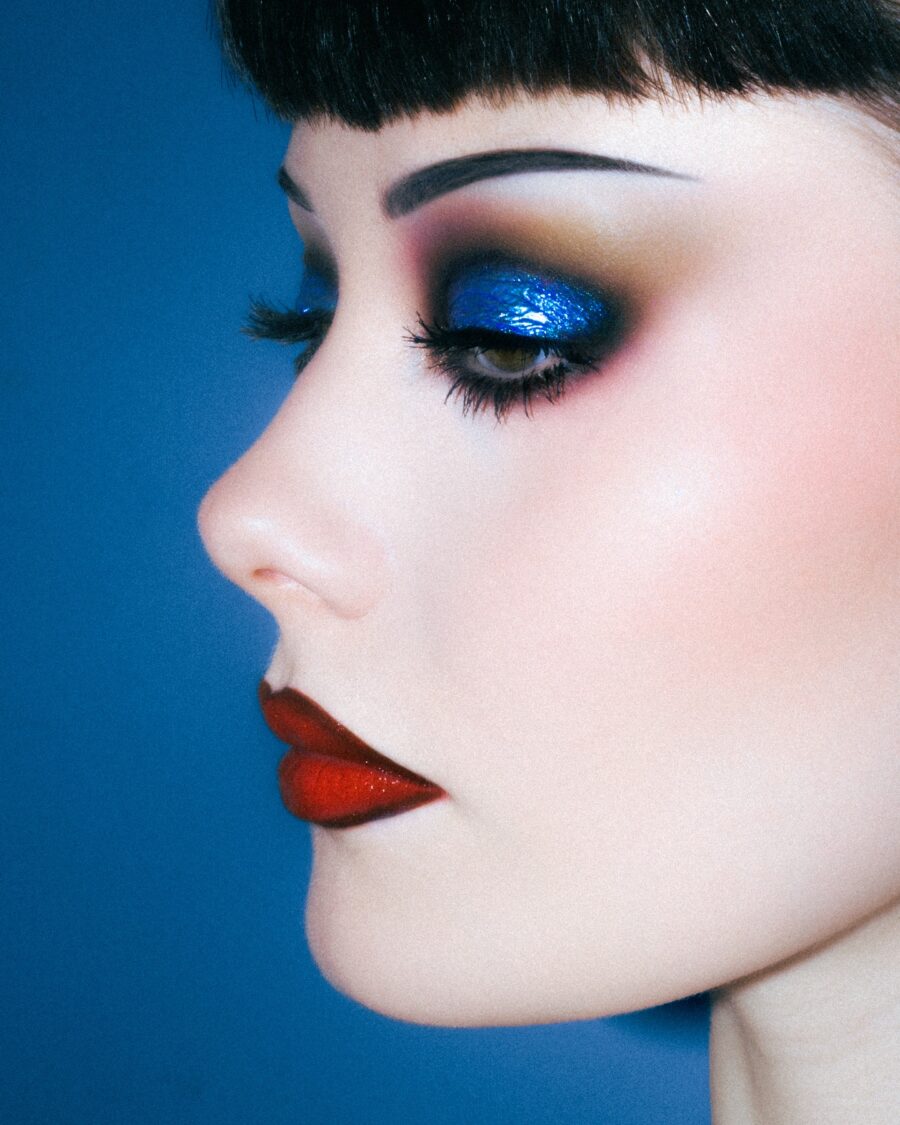Glamorous vampire look with bold colors