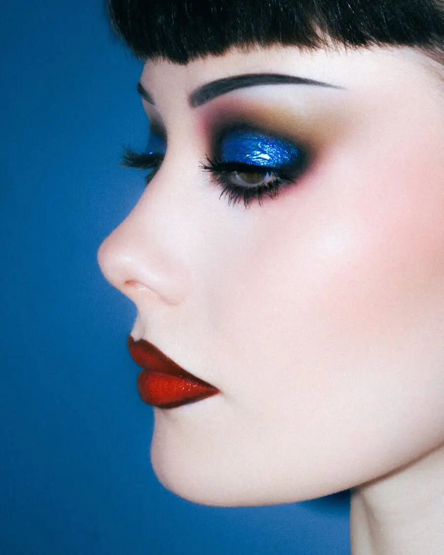 Glamorous vampire look with bold colors