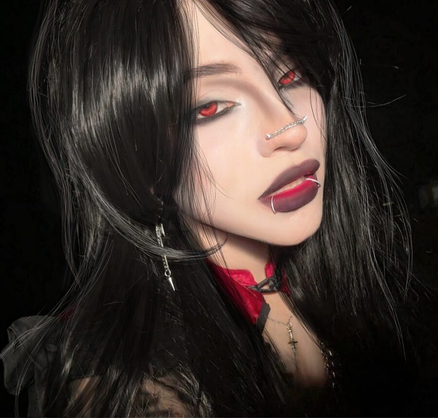Seductive vampire makeup with dramatic elements