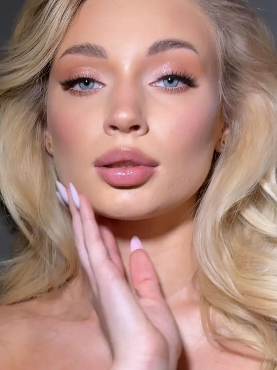 Glamorous Victoria's Secret-inspired makeup look