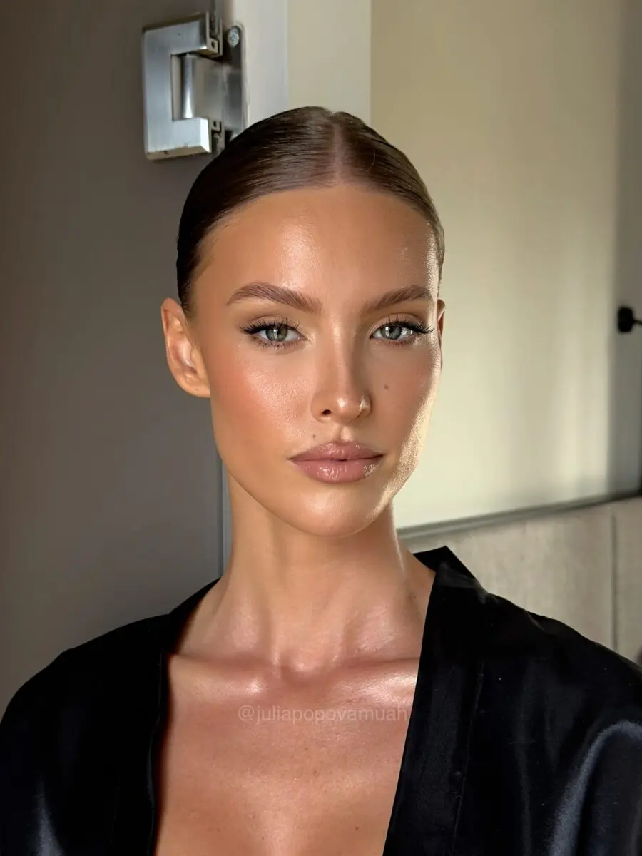 Radiant glow with minimalistic elegance