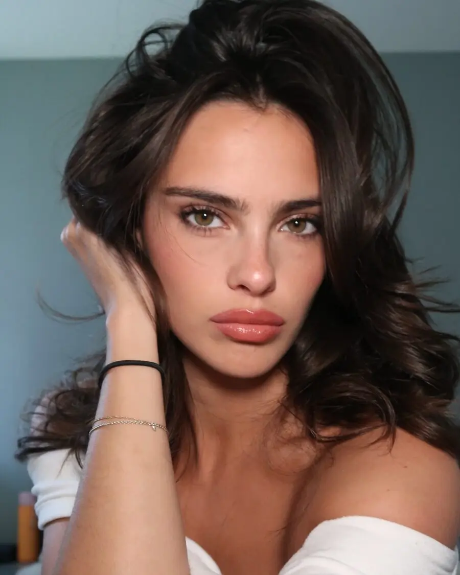 Radiant glow with natural makeup vibes
