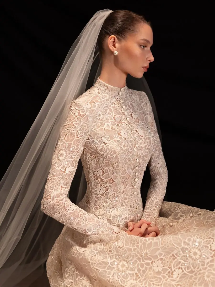 Stunning lace wedding dress with elegant sleeves
