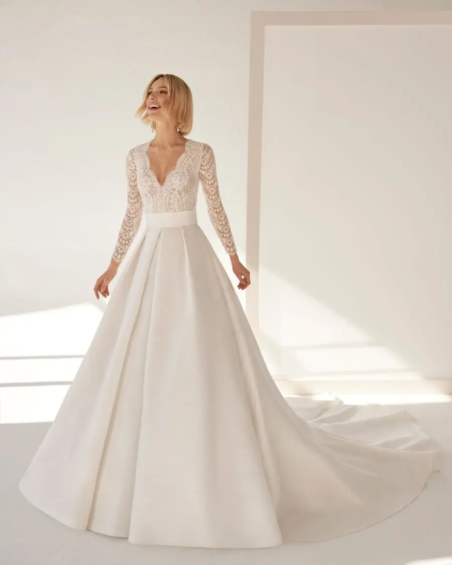 Elegant wedding dress with long lace sleeves