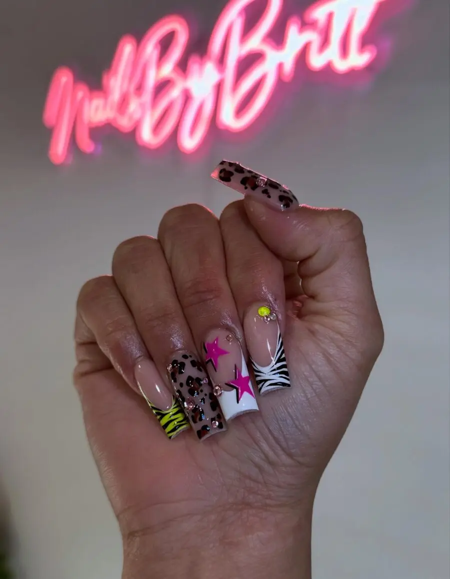 Vivid Y2K-Style Nail Art in Neon Hues