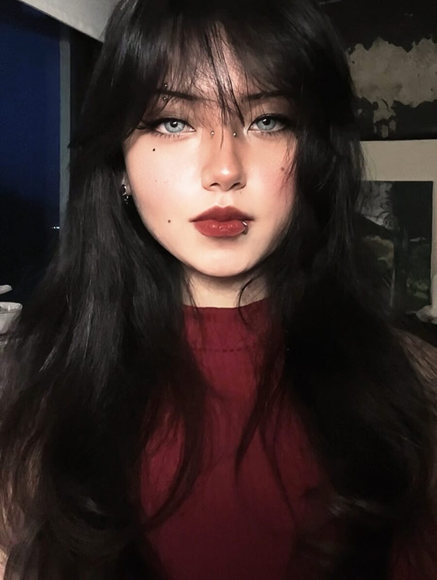 Bold Makeup for a Confident Vibe