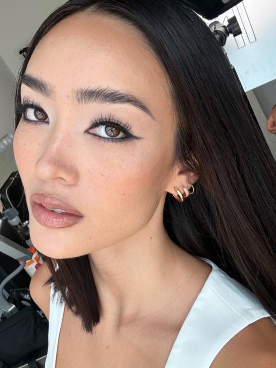 Sophisticated glam with a natural finish