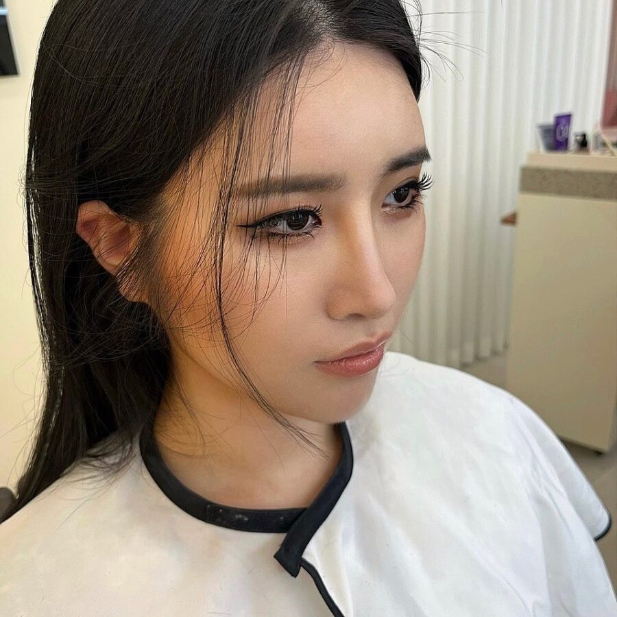 Glamorous ABG Makeup Look Unveiled