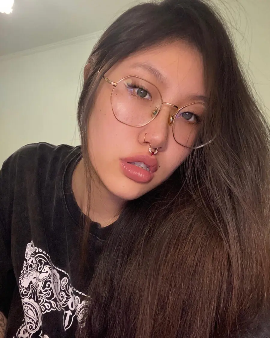 Effortlessly chic ABG makeup look