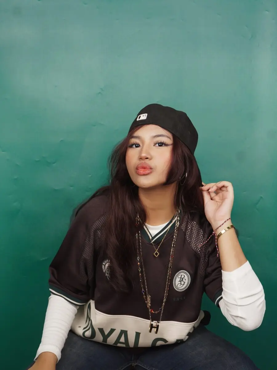 Sporty glam with a confident flair