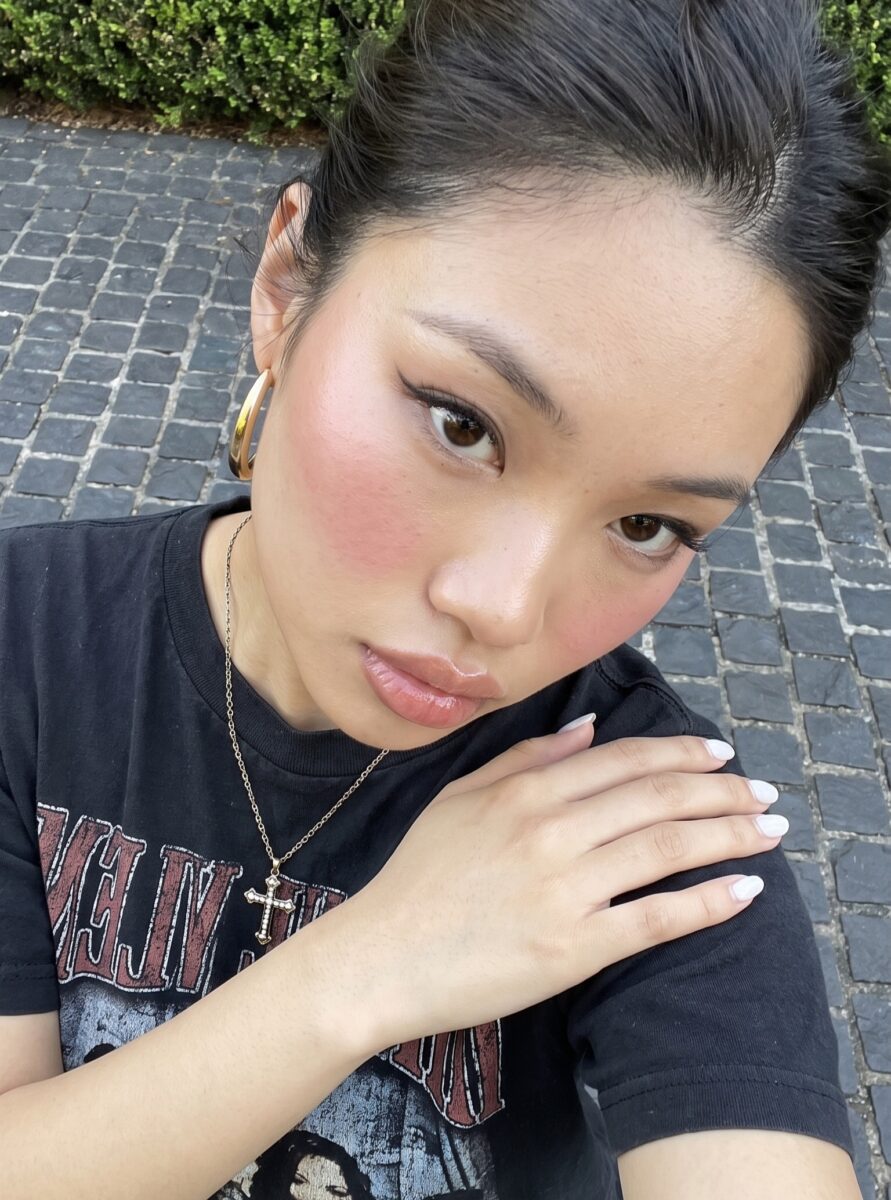 Chic and youthful ABG makeup style
