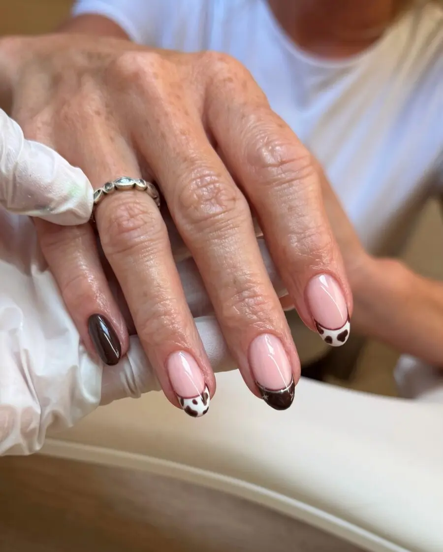 Chic almond nails with trendy color contrast