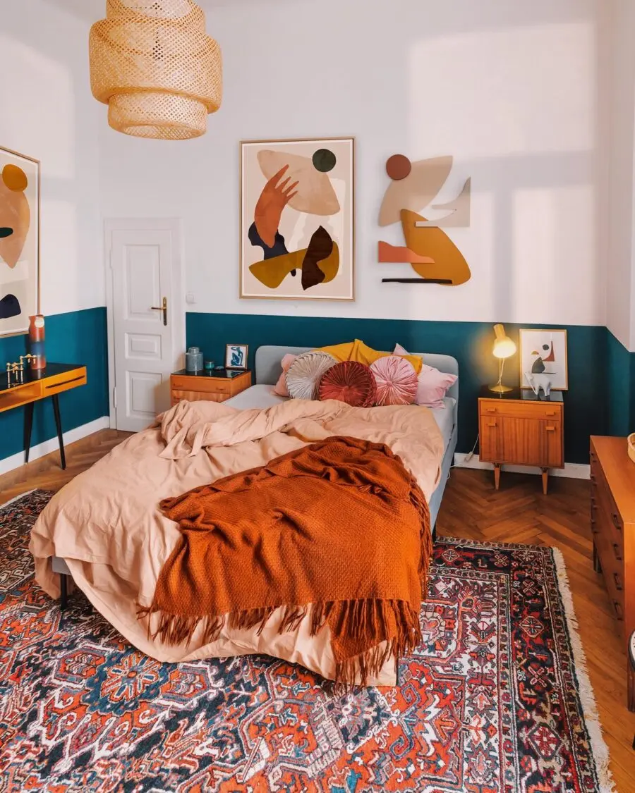 Cozy and Artistic Above Bed Decor