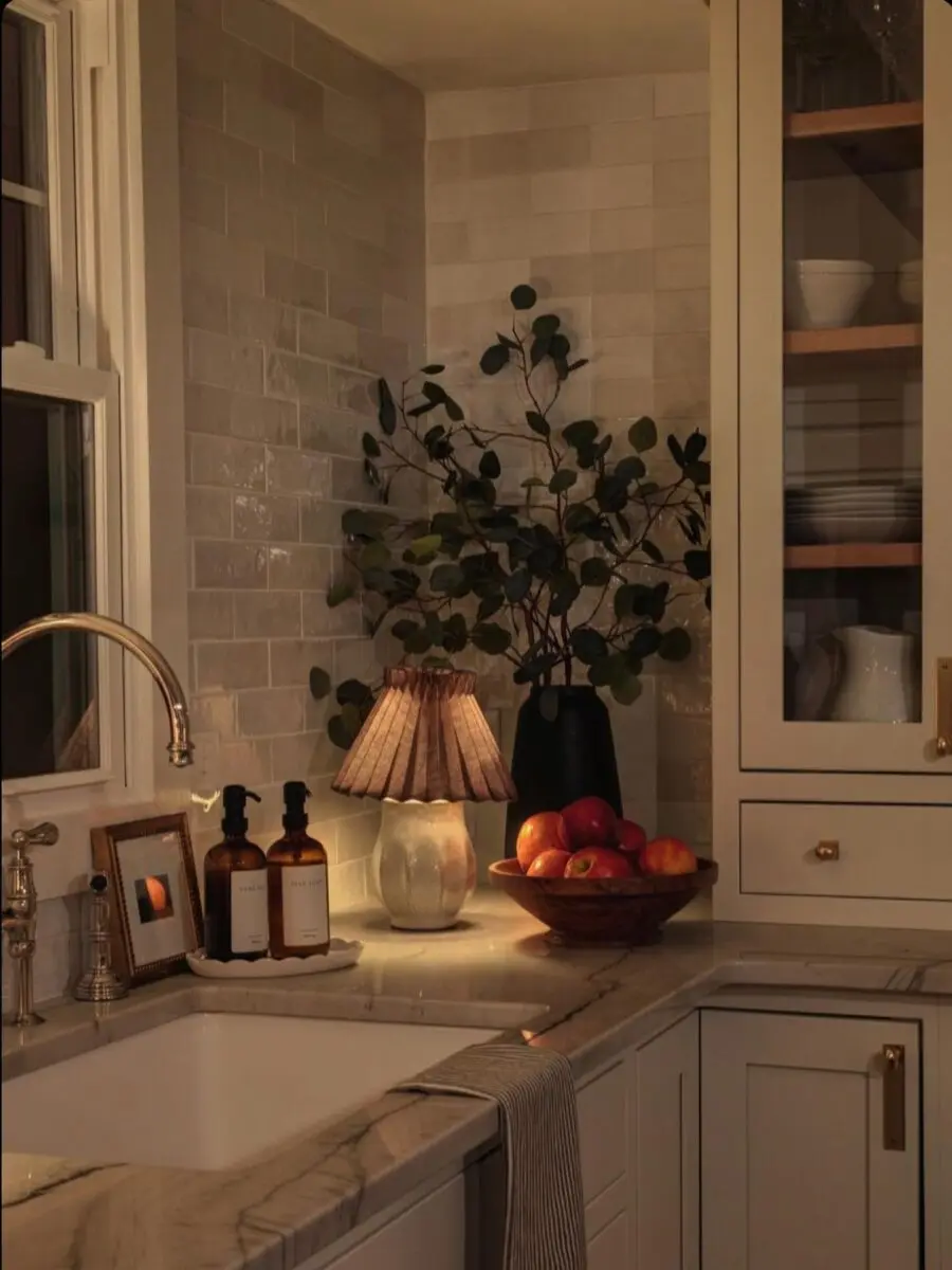 Elegant and inviting kitchen counter decor