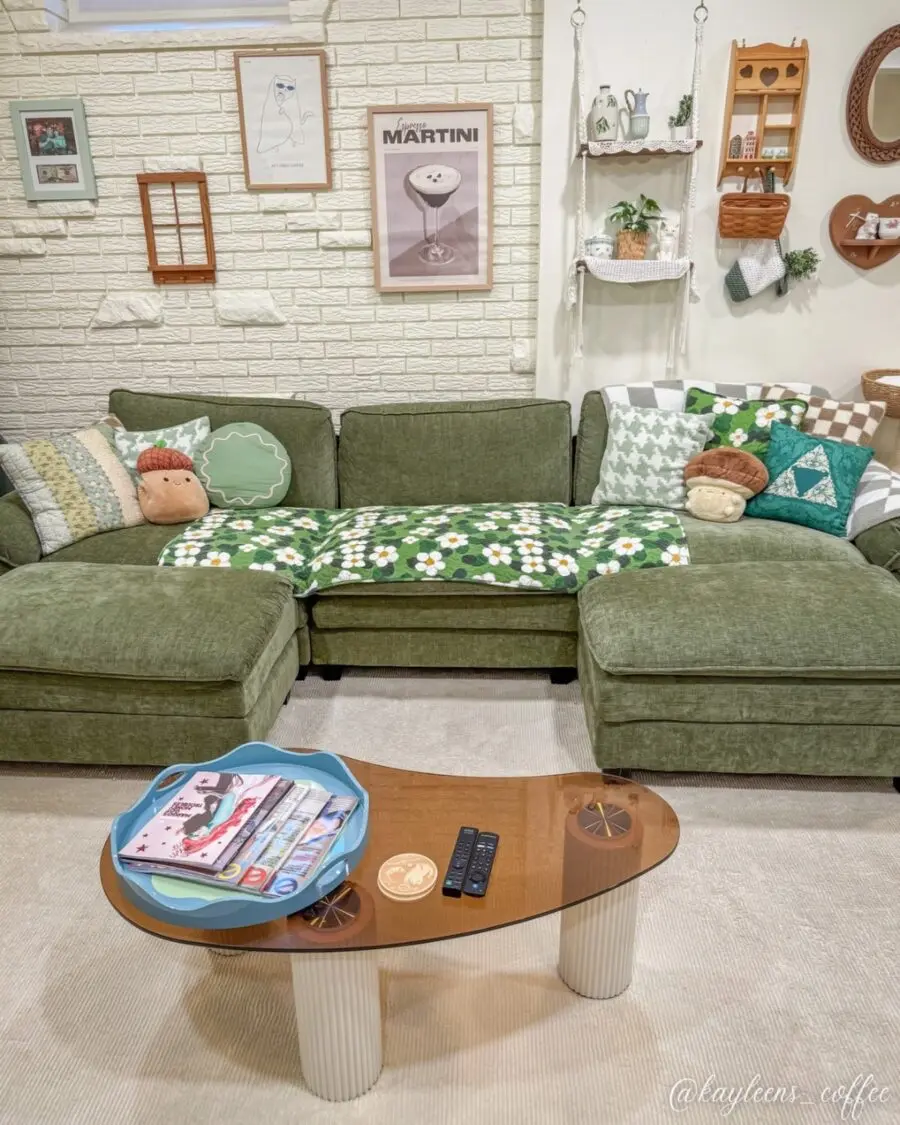Charming and Relaxing Living Room Setup