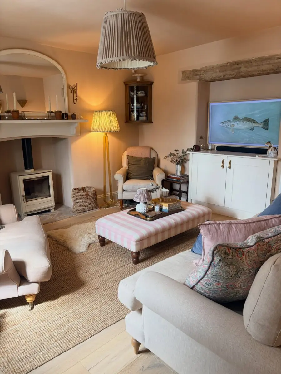 Charming details enhance cozy living room vibes